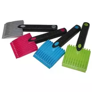 Ice Scraper IWH THERMO XXL plastic insulated — extra-large plastic ice scraper with insulated handle