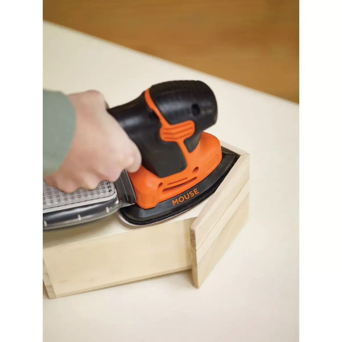 Портативная шлифмашина Black & Decker KA2500K-QS Photo 7