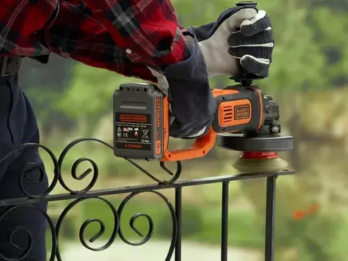 Угловая шлифмашина Black & Decker BCG720N Photo 2