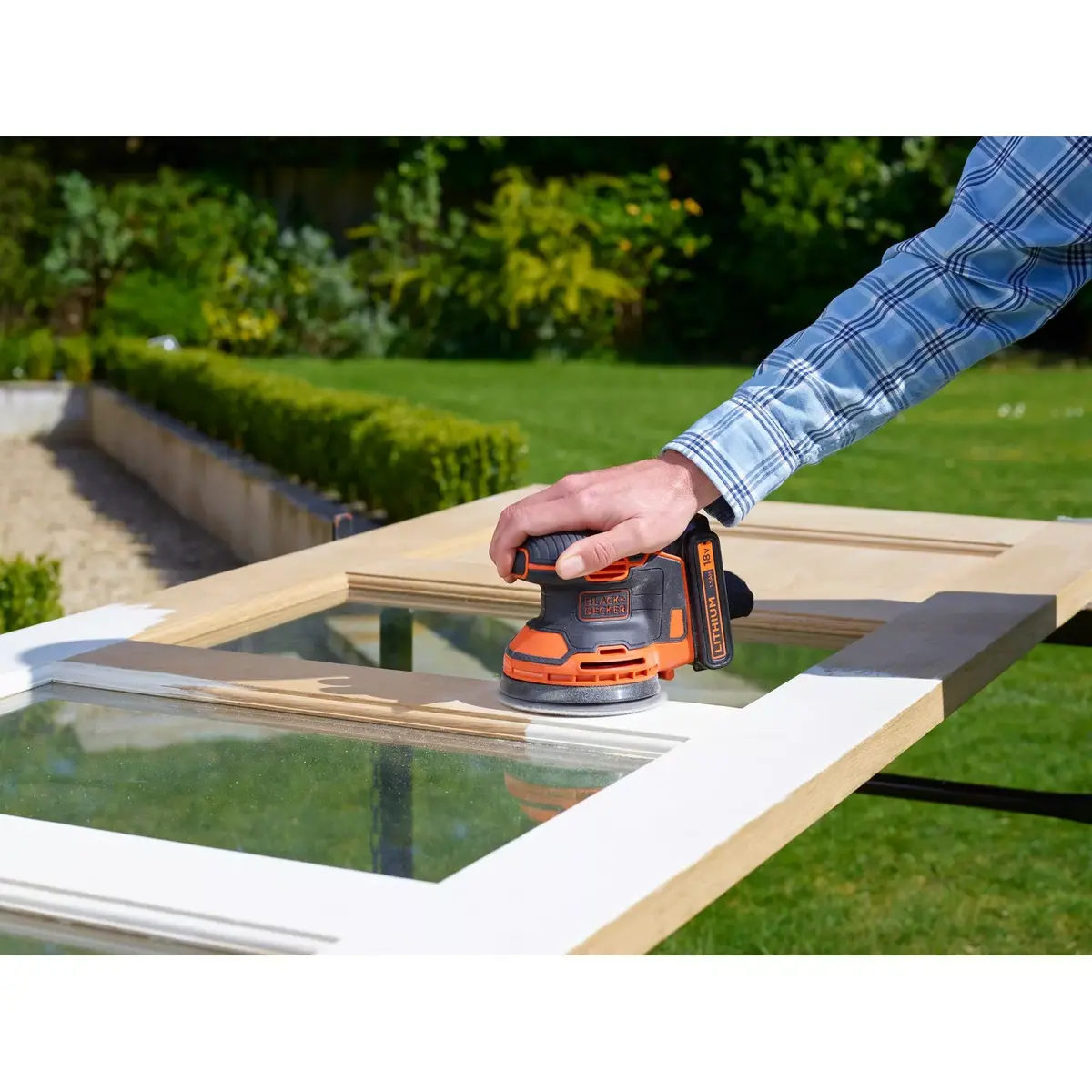 Шлифовальная машинка Black & Decker BDCROS18N-XJ Photo 5