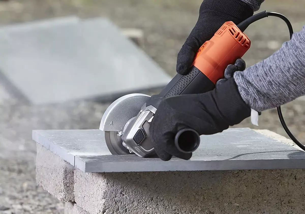 Угловая шлифмашина Black & Decker BEG210-QS Photo 3