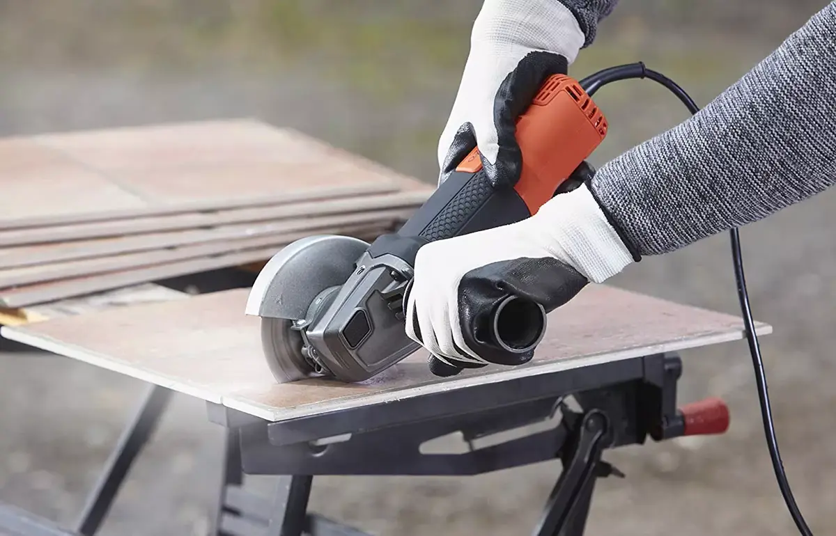 Угловая шлифмашина Black & Decker BEG210-QS Photo 4