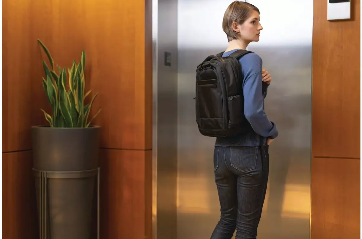 Рюкзак Kensington Contour 2.0 14" Executive Laptop Backpack Photo 12