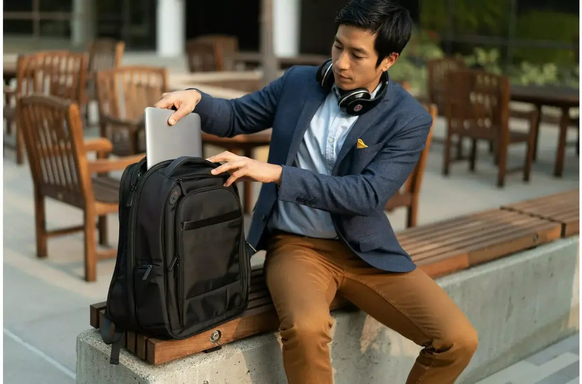 Рюкзак Kensington Contour 2.0 15.6" Business Laptop Backpack Photo 16