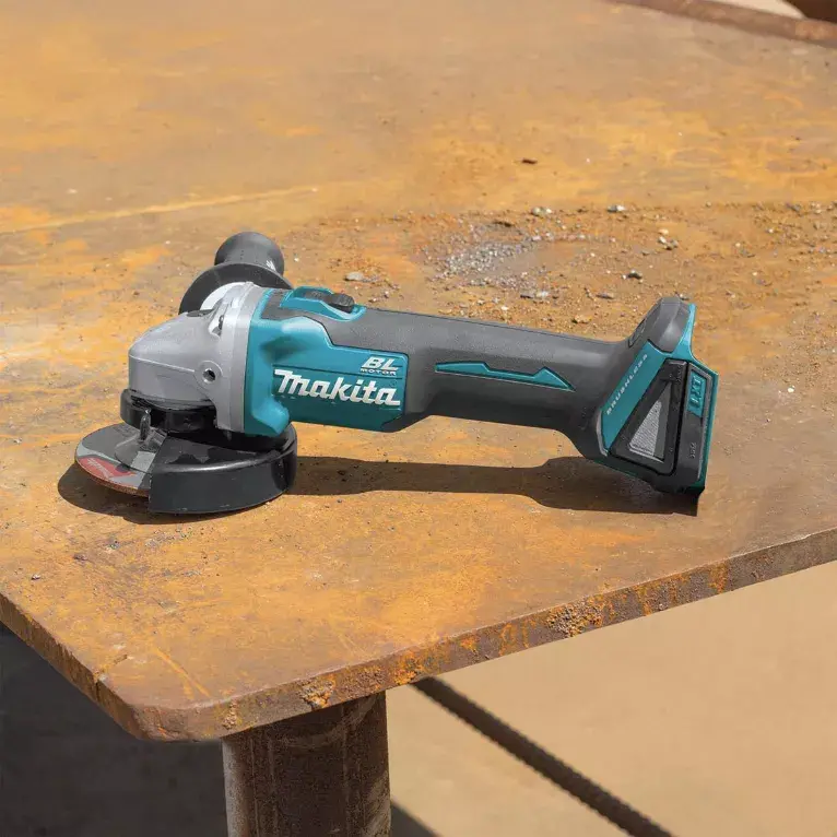 Шлифовальная машинка Makita DGA506Z Photo 6