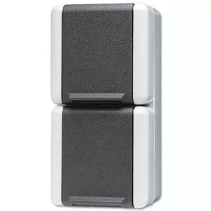 Розетка JUNG 822 W, 250 В 16 А, размеры 75×58×151 мм, цвет черный/белый
