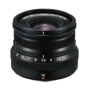 Fujifilm FUJINON XF16mmF2.8 R WR platleņķa objektīvs bezspoguļa kamerām ar 10/8 elementu optisko struktūru, f/2.8 diafragmu un Fujifilm XF stiprinājumu, melns
