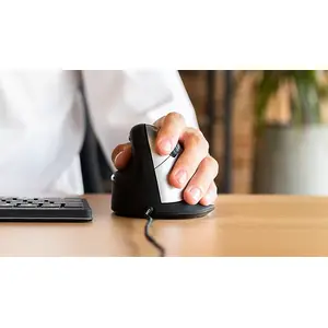 For relaxed mouse usage -  Comfortable grip