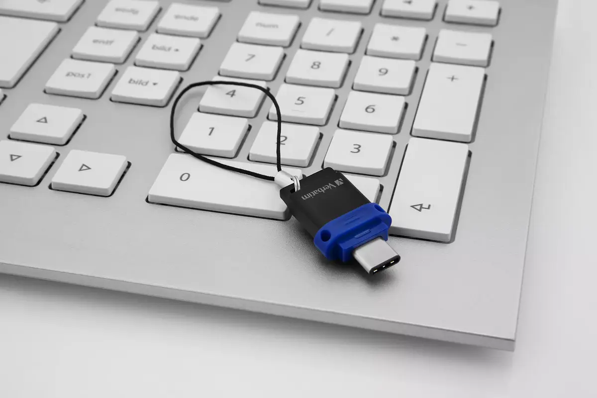 USB флешка Verbatim Dual 32GB USB-C USB-A Photo 3