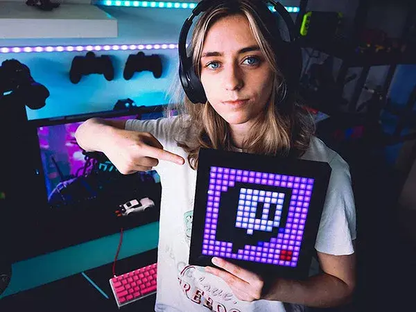Цифровая фоторамка Divoom Pixoo Pixel Art LED черная Photo 4