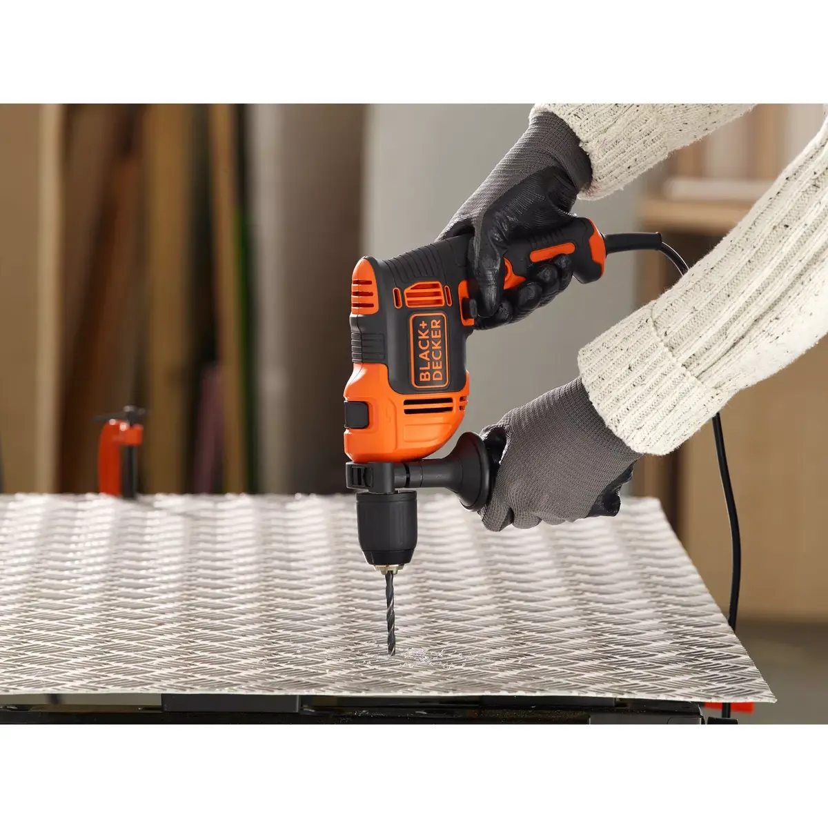 Black & Decker BEH710‑QS electric straight drill Photo 5