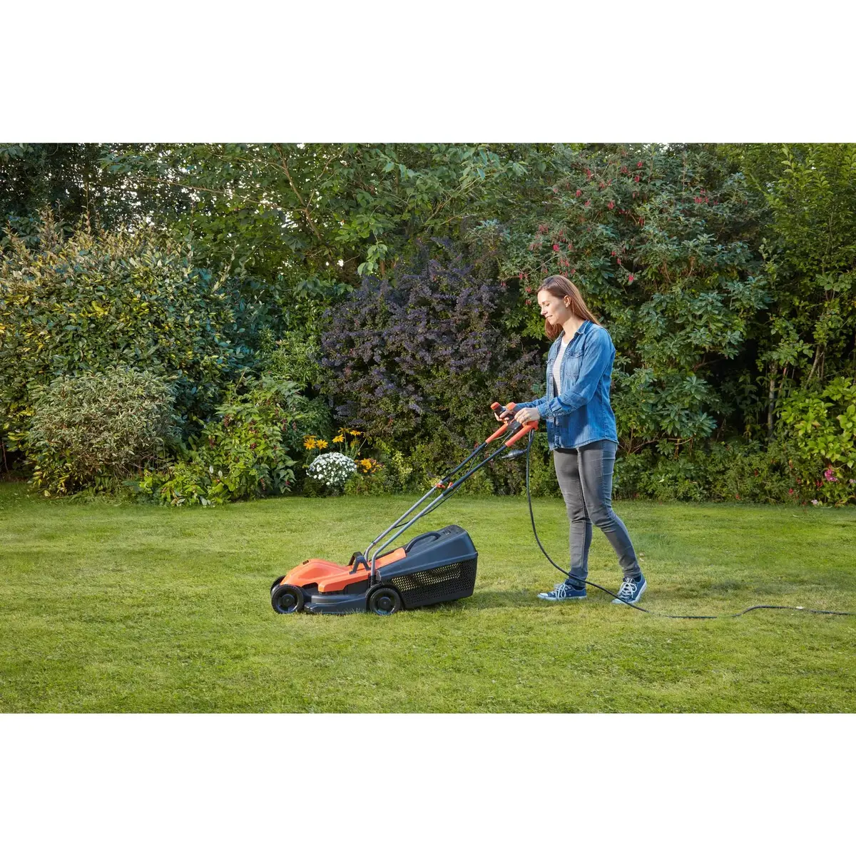 Газонокосилка ручная Black & Decker BEMW451BH-QS Photo 5