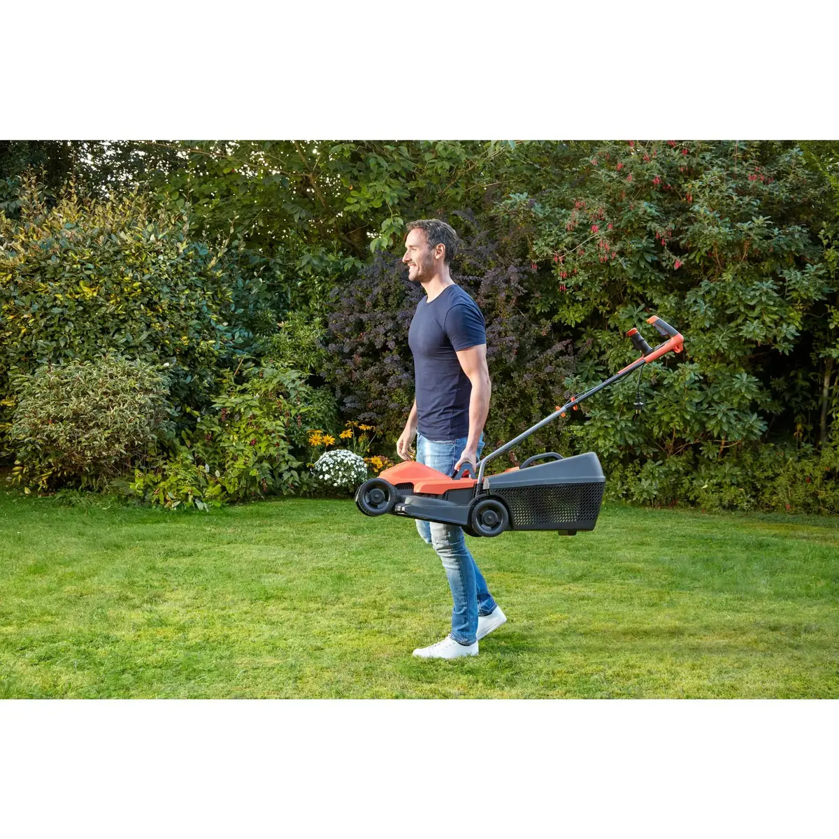 Газонокосилка ручная Black & Decker BEMW451BH-QS Photo 8