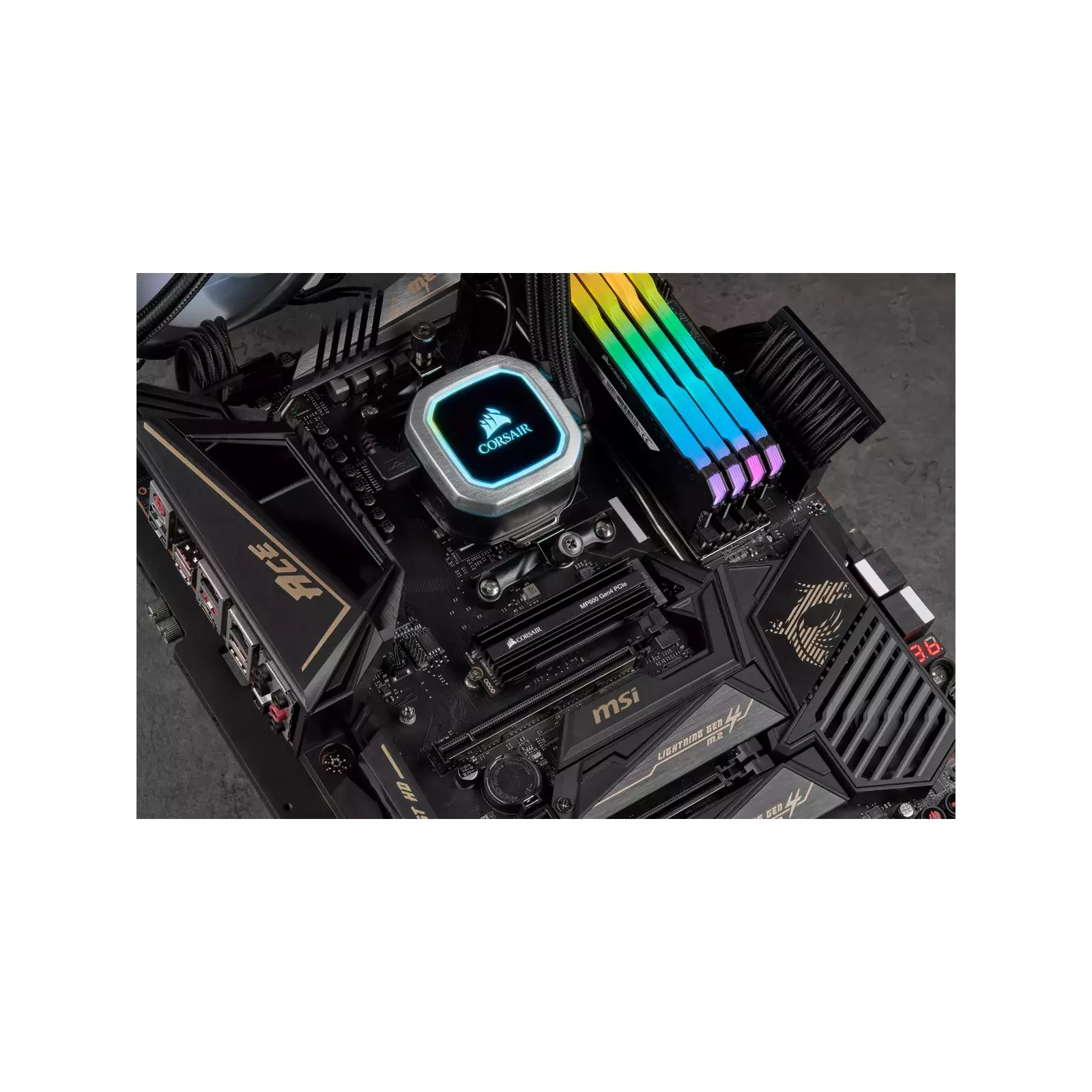 CORSAIR CSSD-F2000GBMP600 Photo 4