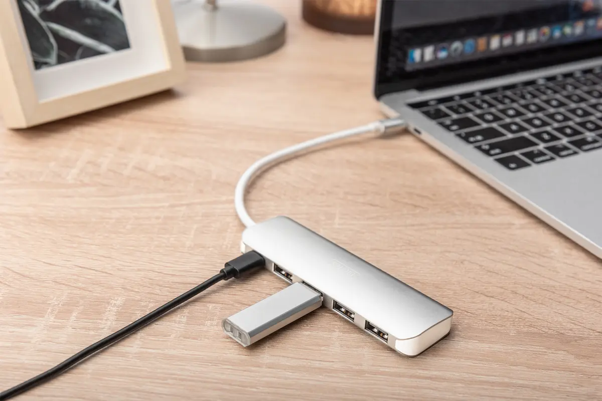Digitus 4-Port USB Type-C Hub with USB 3.0 and PD Photo 4