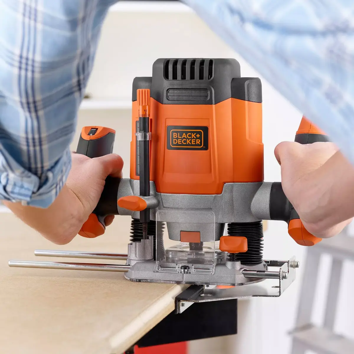 Фрезер-триммер Black & Decker KW1200E-QS Photo 6