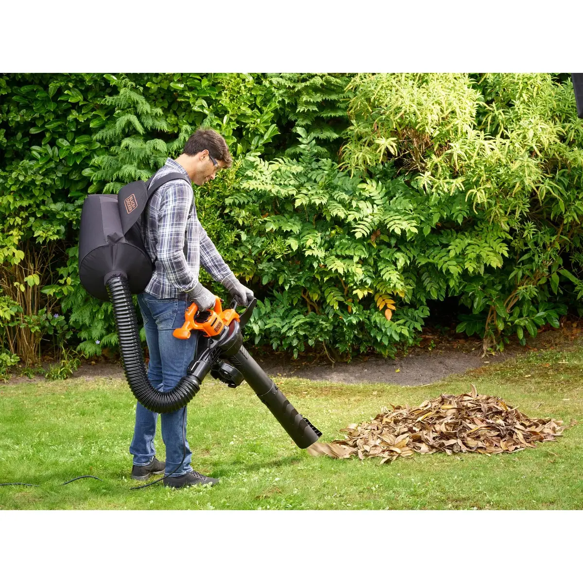 Handheld blower Black & Decker BEBLV290-QS Photo 6