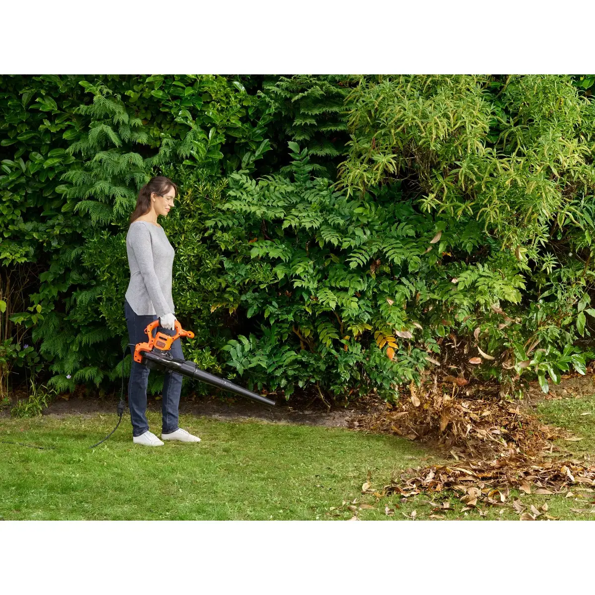 Handheld blower Black & Decker BEBLV290-QS Photo 10