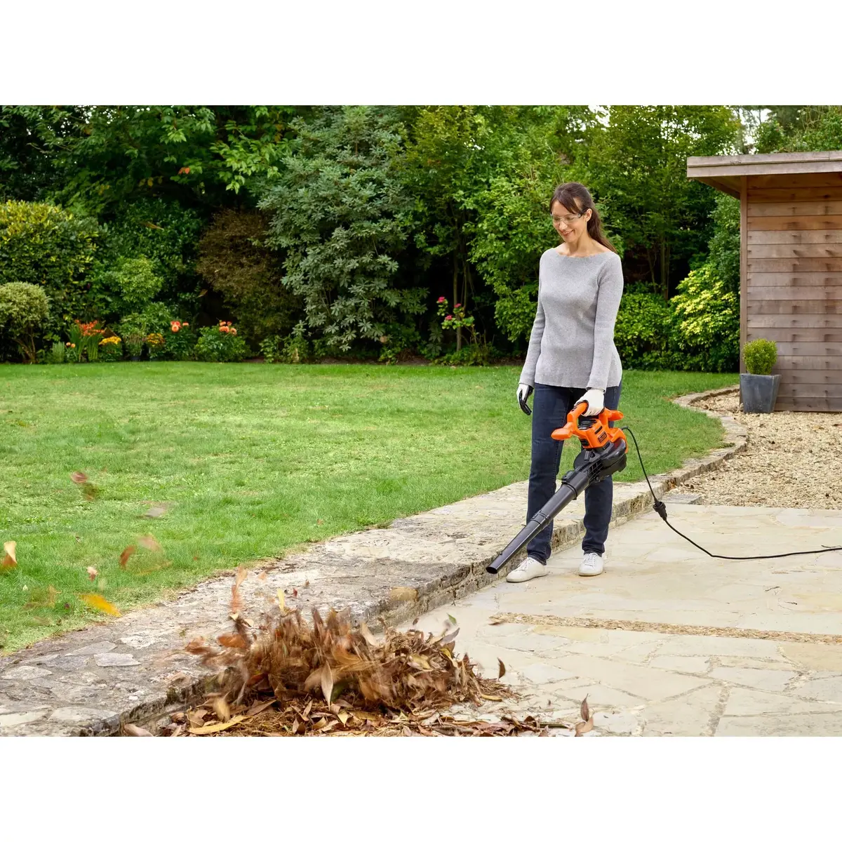 Handheld blower Black & Decker BEBLV260 Photo 8