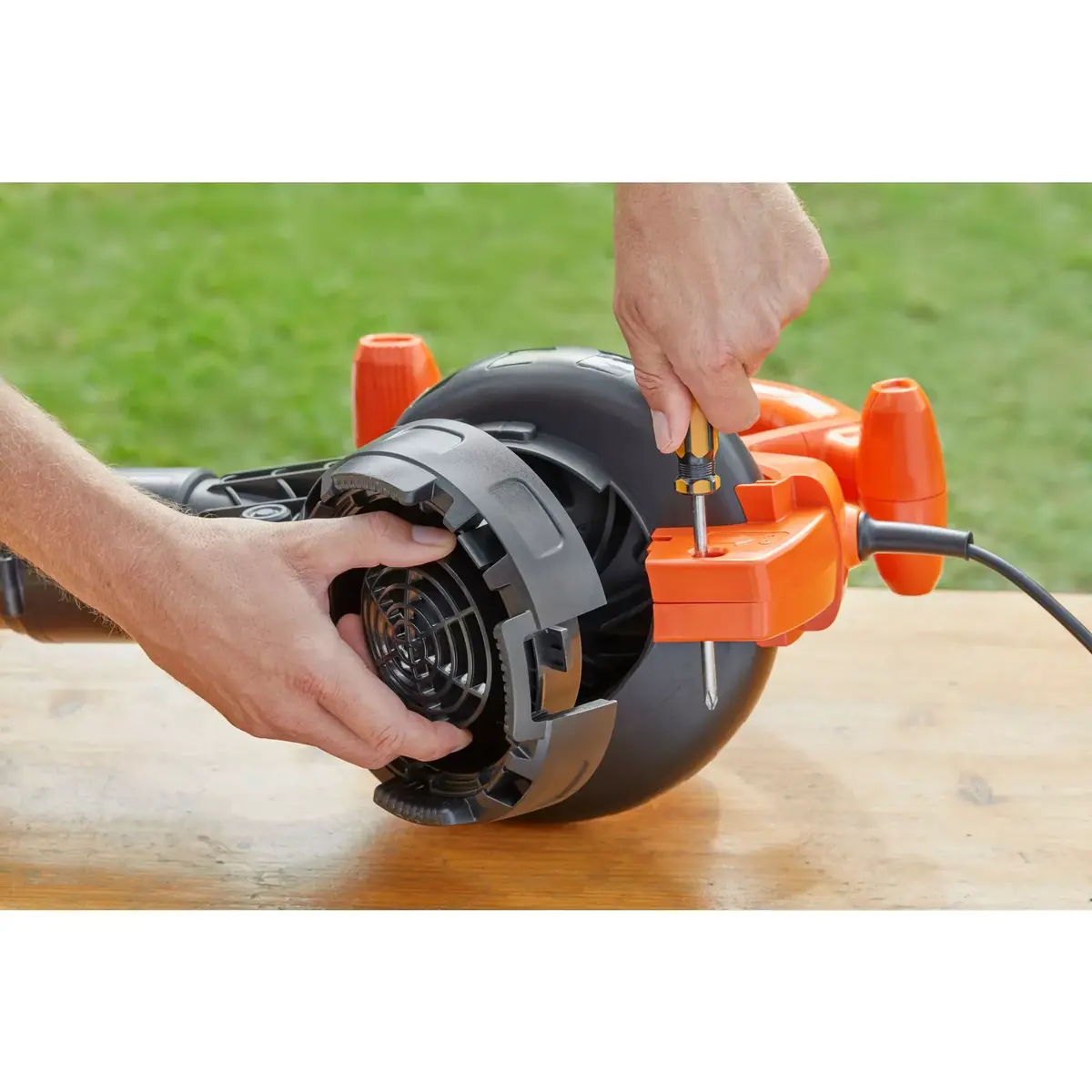 Handheld blower Black & Decker BEBLV260 Photo 14