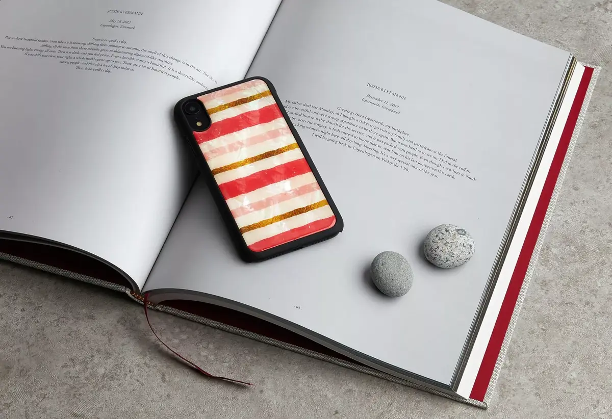 iKins smartphone case for iPhone XR — short cake, black Photo 3