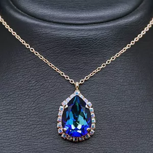 Kulons "Debesu Piliens III (Bermuda Blue)" ar Swarovski™ kristāliem