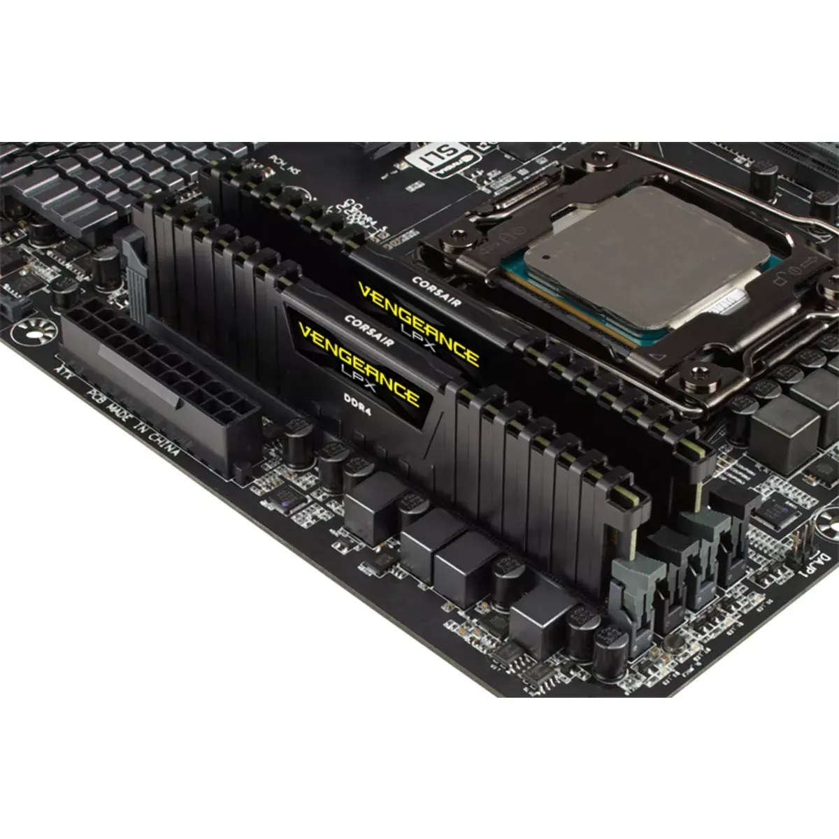 Модуль памяти Corsair 32 ГБ CMK32GX4M2Z3600C18 Photo 5