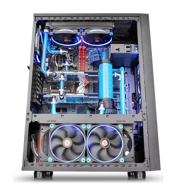 Компьютерный корпус Thermaltake Core X71 TG Edition Photo 4