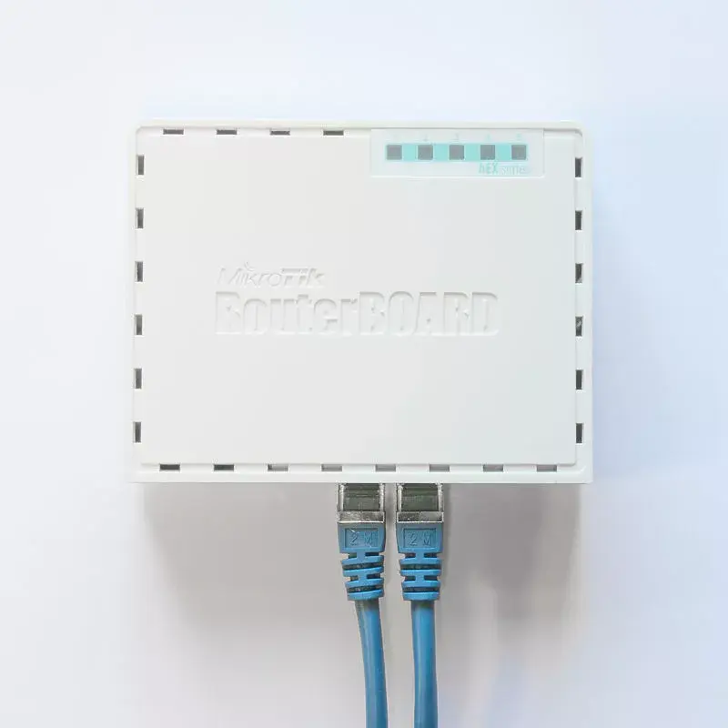 Wired Router MikroTik RB750GR3 Photo 4