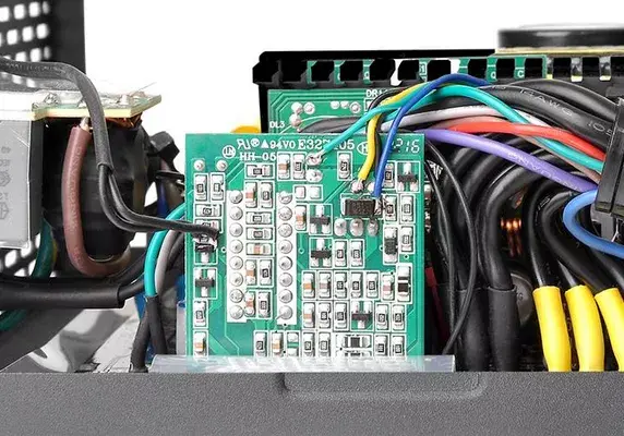 Блок питания Thermaltake Toughpower Grand RGB Photo 4