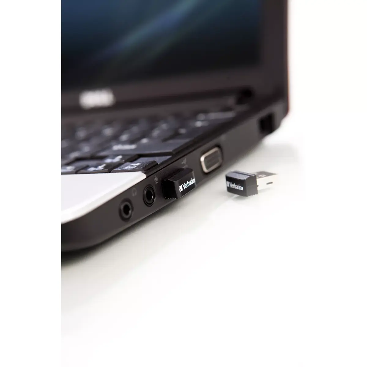 USB флеш-память Verbatim 32GB Store 'n' Stay NANO Photo 5