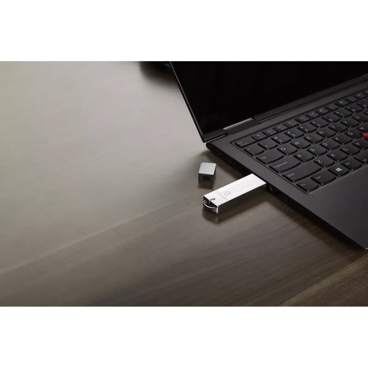 USB флеш-память Kingston 128GB S1000 Photo 9