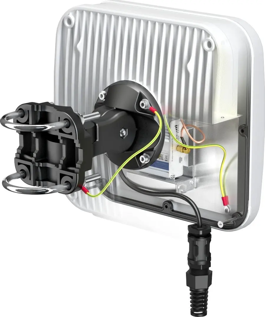 QuWireless QuMax directional PoE/LAN antenna Photo 4