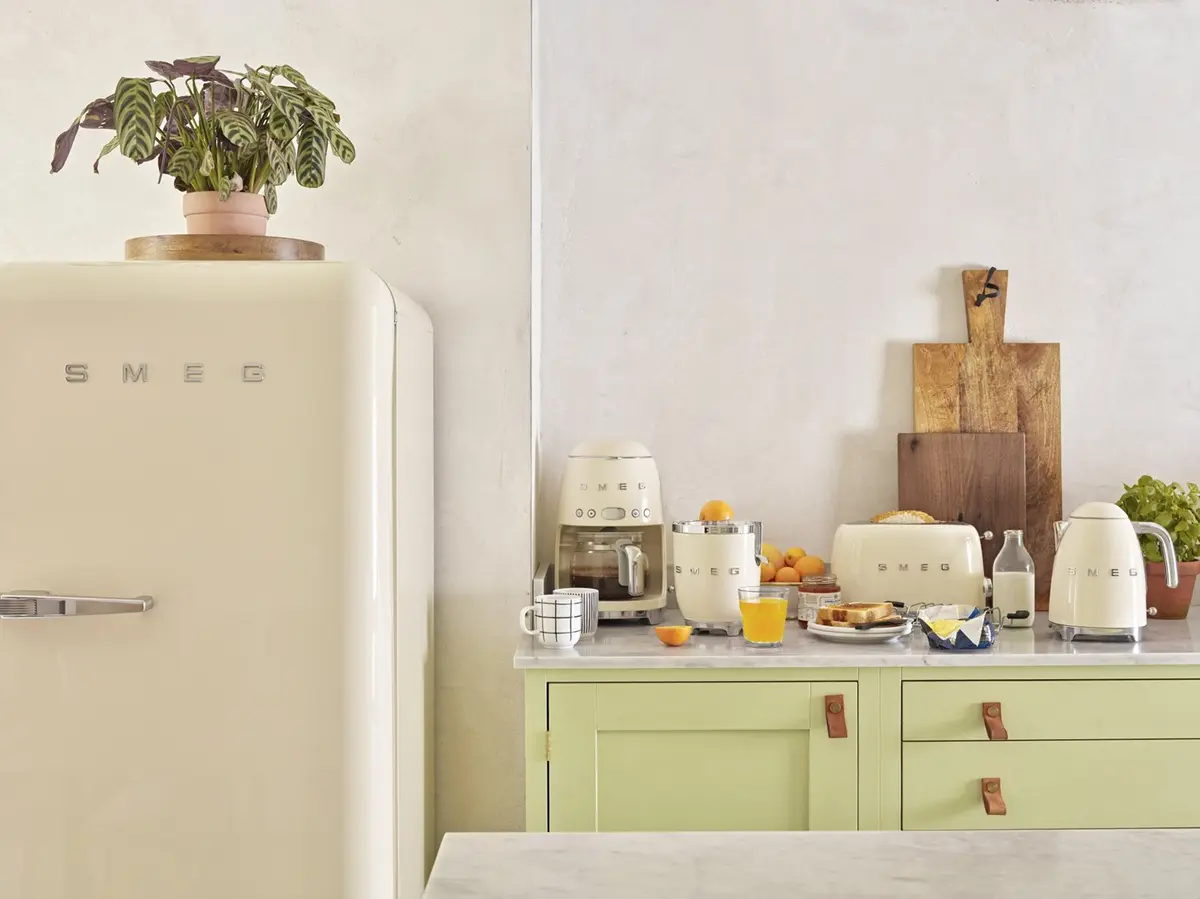 Электрический чайник Smeg 50's Style KLF03CREU Кремовый Photo 14