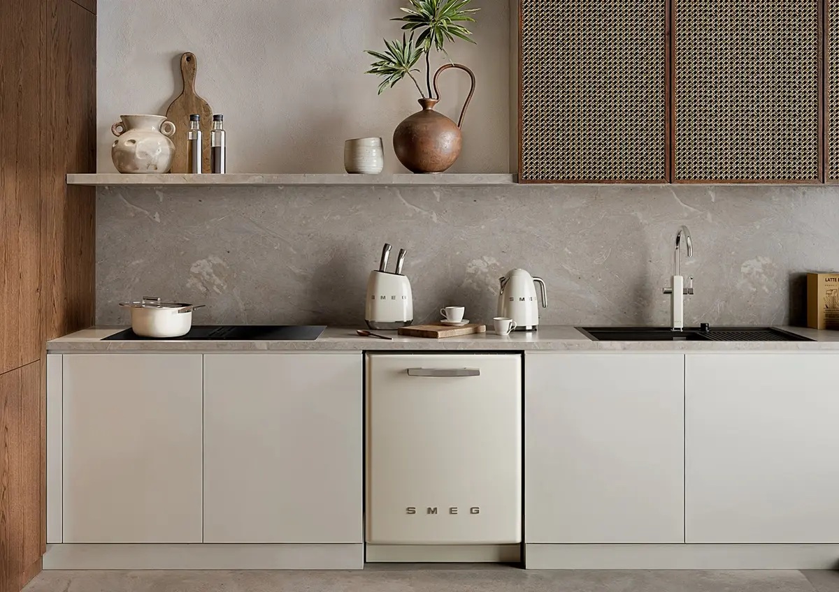 Электрический чайник Smeg 50's Style KLF03CREU Кремовый Photo 18