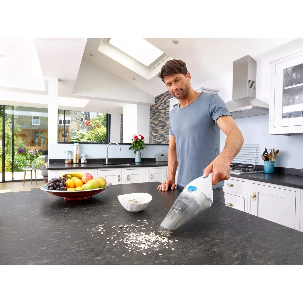 Ручной пылесос Black & Decker NVC115JL-QW Photo 4