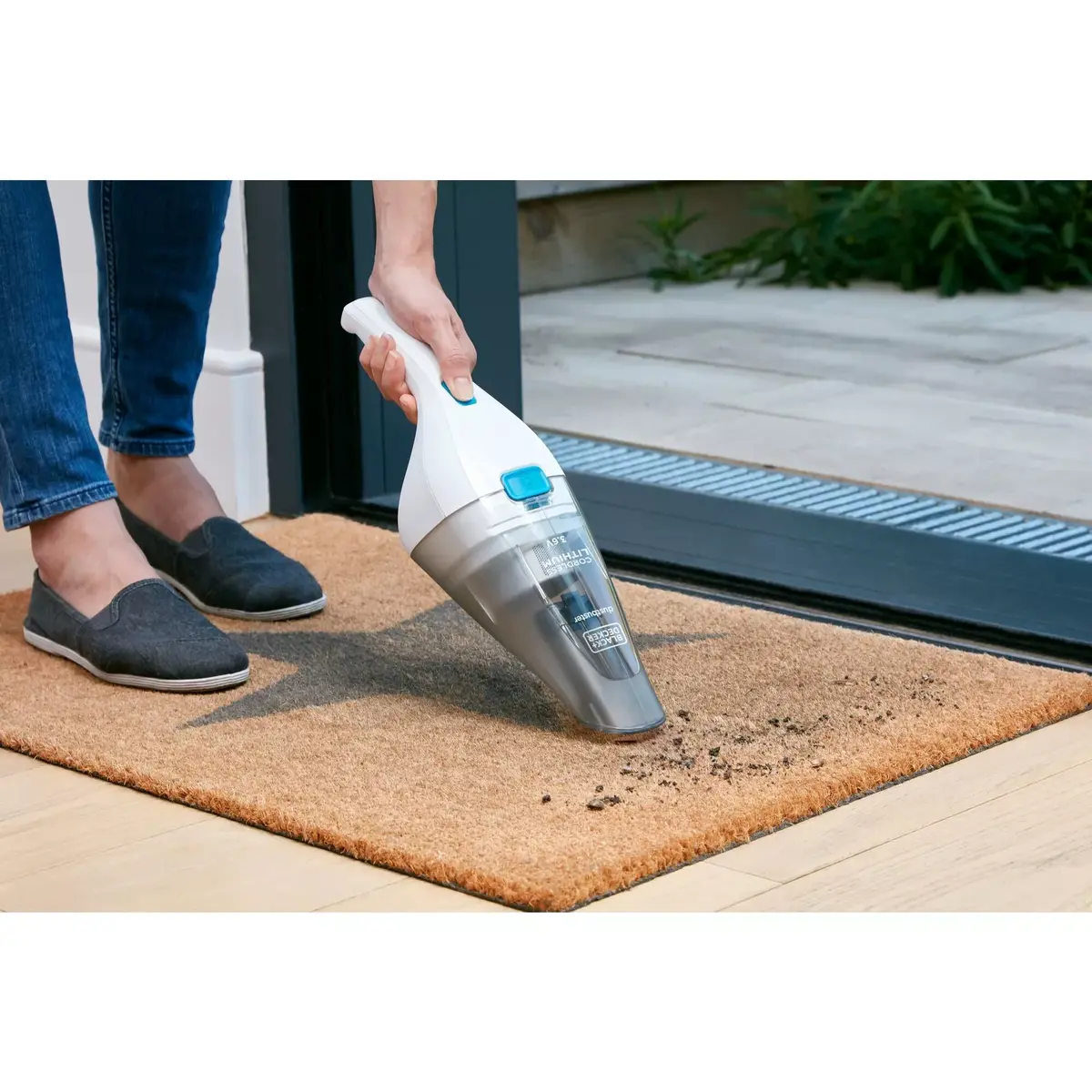 Ручной пылесос Black & Decker NVC115JL-QW Photo 7