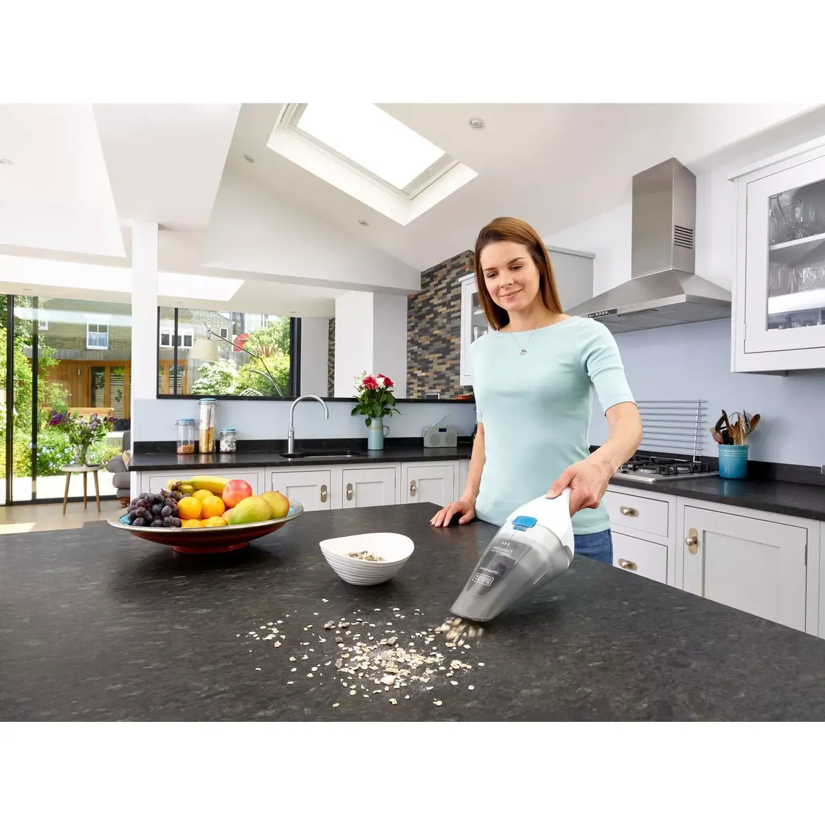 Ручной пылесос Black & Decker NVC115JL-QW Photo 8