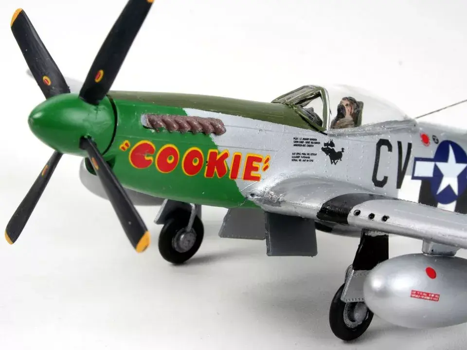 Модель самолета Revell P-51D Mustang Photo 2