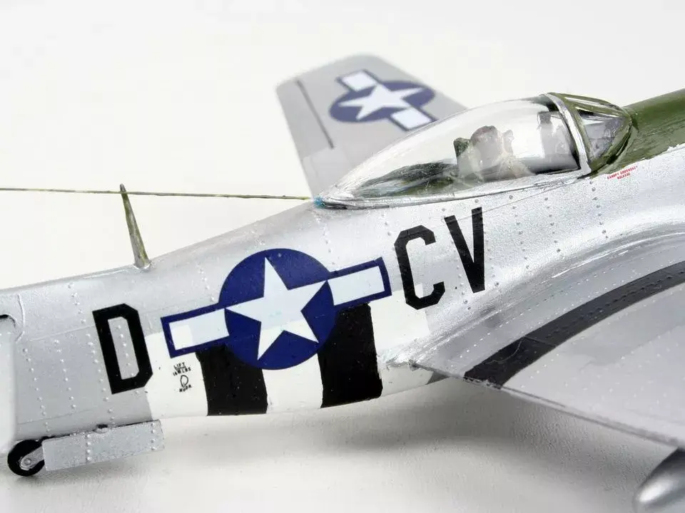 Модель самолета Revell P-51D Mustang Photo 3