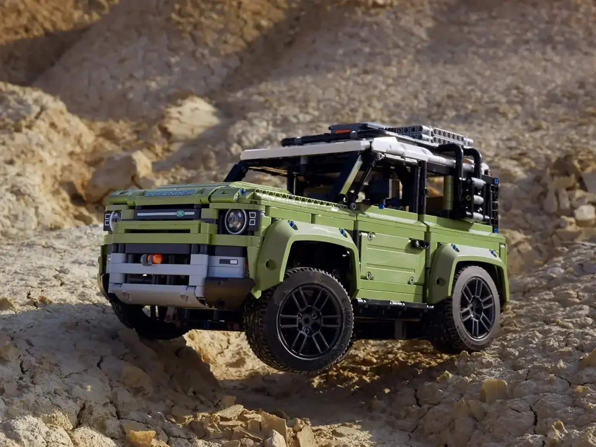 LEGO Technic Land Rover Defender 42110 Photo 8