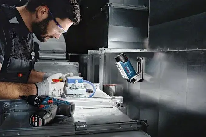 Светодиодный рабочий свет Bosch GLI DeciLED Professional Photo 2