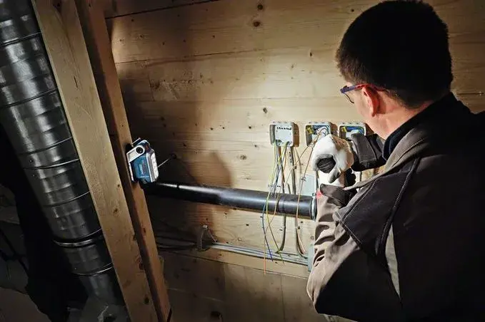 Светодиодный рабочий свет Bosch GLI DeciLED Professional Photo 3