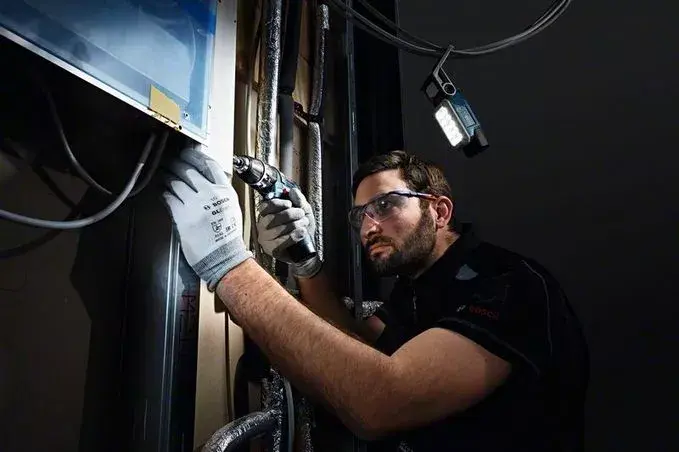 Светодиодный рабочий свет Bosch GLI DeciLED Professional Photo 4
