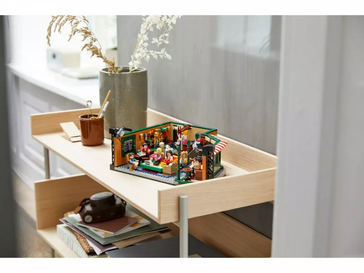 LEGO Ideas Central Perk 21319 Photo 7