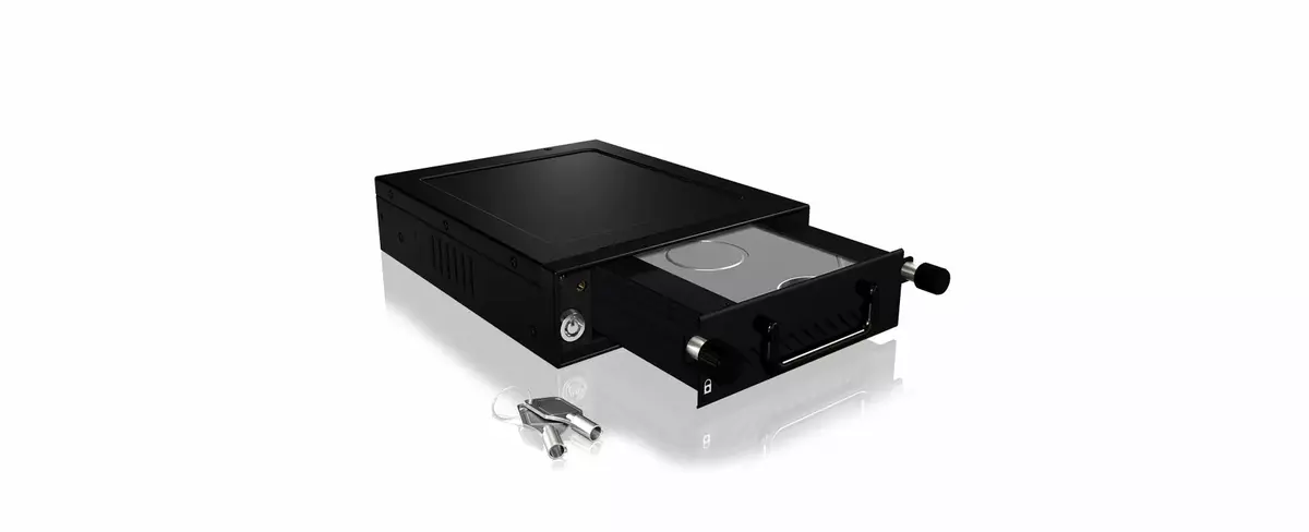 RAIDSONIC IB-148SSK-B Drive Bay Panel Photo 2