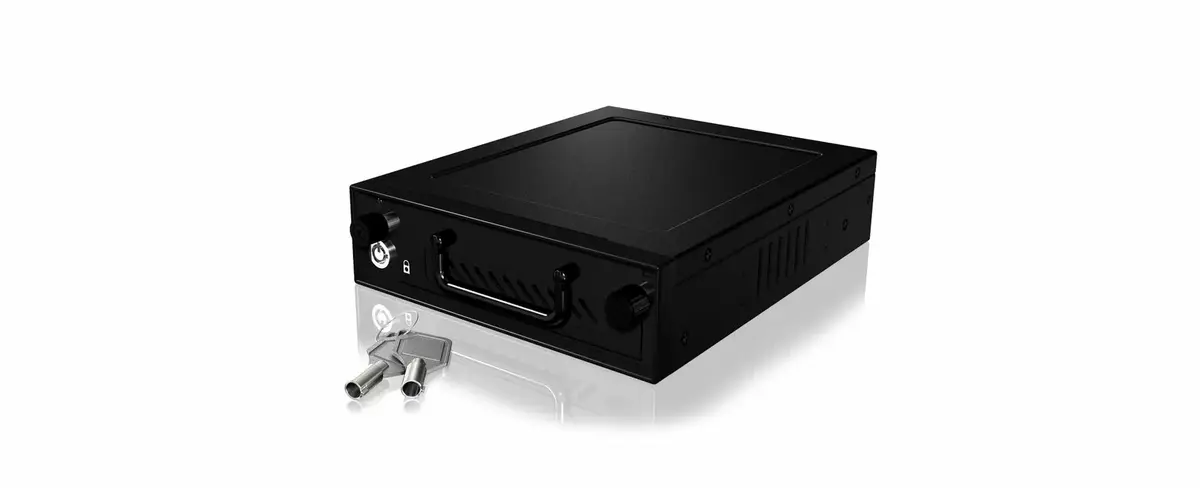 RAIDSONIC IB-148SSK-B Drive Bay Panel Photo 3
