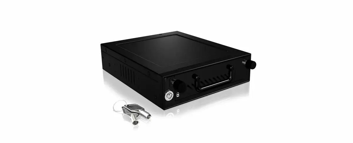 RAIDSONIC IB-148SSK-B Drive Bay Panel Photo 5