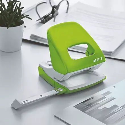 Hole Punch Leitz WOW 30 sheets Photo 2
