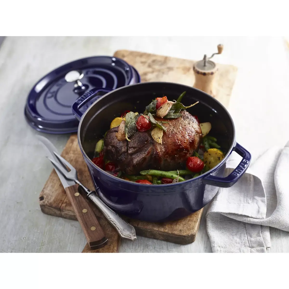 Round Cast Iron Cocotte Staub 24 cm Photo 7